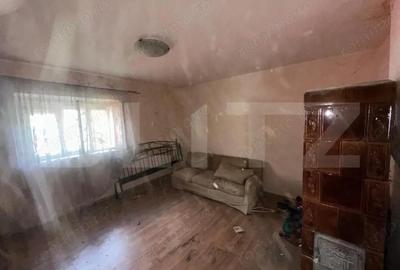 Casă cu 7 camere cu Teren 2500 Mp în Central - 2