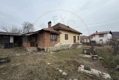 Teren de 2056 mp, în Central - 1