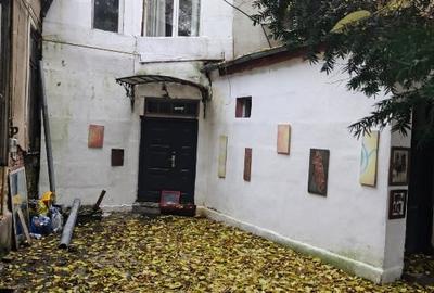 Garsoniera in Vila cu curte ultra central Inter Bucuresti 548 mp teren - 1