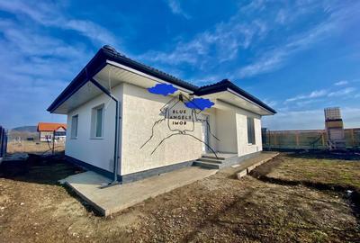 Casă individuală cu 3 camere cu Canalizare în Sânpetru - 1