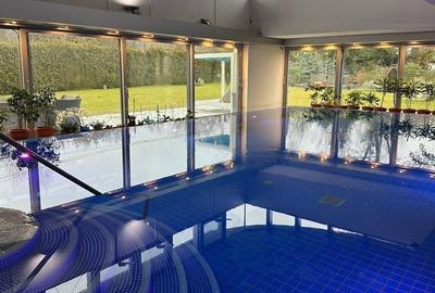 Casă cu 10 camere cu Canalizare în Corbeanca - 1