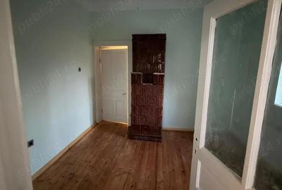 Spațiu comercial, de 85 mp, în Central - 4