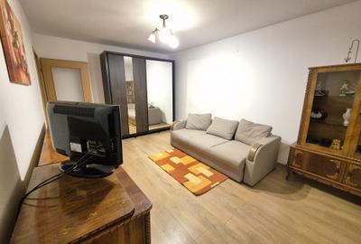 Vanzare apartament 2 camere decomandat etaj intermediar  Str.Carpatilor - 2