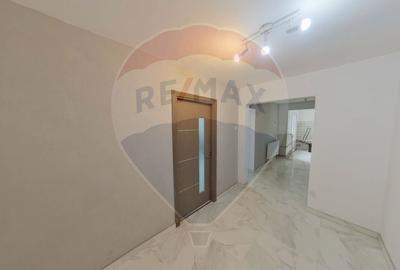 Apartament cu 3 camere decomandat în Vest