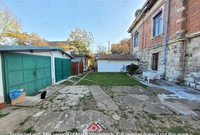 Apartament cu 4 camere semidecomandat în Central