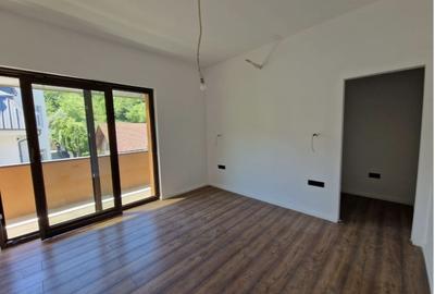 Apartament cu 7 camere decomandat în Florești - 4