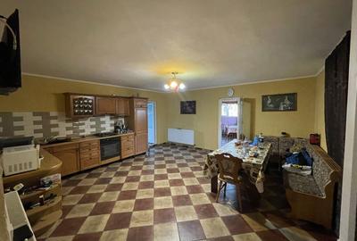 Casă cu 4 camere în Central - 6