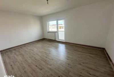 Apartament cu 3 camere decomandat în Progresul - 5