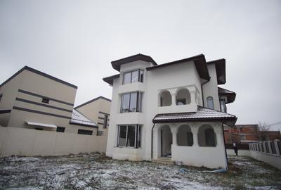 Casă individuală cu 10 camere cu Teren 549 Mp în Străulești - 9