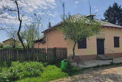 Casă cu 7 camere cu Teren 1400 Mp în Căldărăști - 2