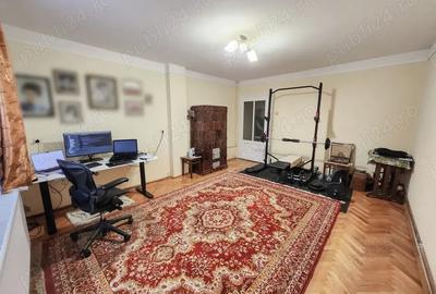 Vand Schimb Casa zona centrala, 2 apartamente separate, garaj, curte - 9