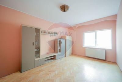 Casă cu 8 camere cu Teren 500 Mp în Iosia - 8