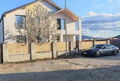 Casă cu 4 camere în Sânpetru - 6