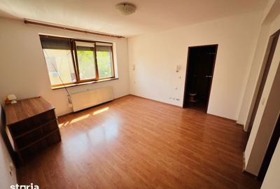 Casă cu 5 camere cu Teren 200 Mp în Central - 8