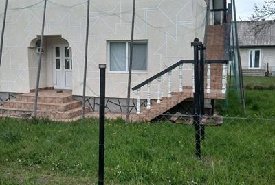 Casă cu 4 camere în Dumbrava - 1