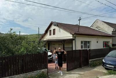 Casă cu 4 camere în Sânnicoară - 10