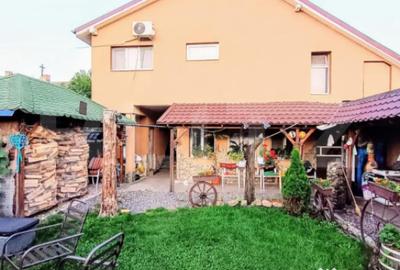 Casă cu 7 camere cu Teren 579 Mp în Central - 2