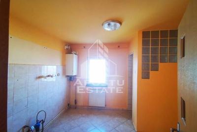 Apartament cu 3 camere, decomandat, 2 balcoane, 2 bai,etaj intermediar Apartament cu 3 camere, decomandat, 2 balcoane, 2 bai,etaj intermediar - 3