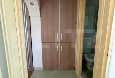 Apartament cu 3 camere semidecomandat în Central - 1