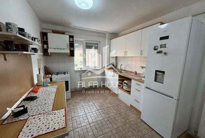 Vand 3 camere Decomandat zona Micro 2 Govandari - 3