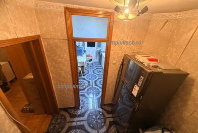 Apartament cu 3 camere semidecomandat în Tei - 8