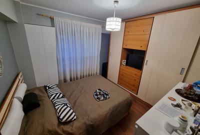 Apartament cu 4 camere semidecomandat, mobilat în CET - 28