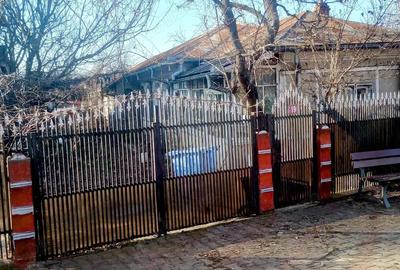 Casă cu Teren 900 Mp în Central - 2