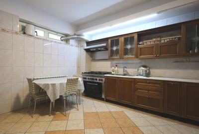 Parcul Carol, vilă impresionantă 700 mp și teren de 720 mp, Metrou 8 minute - 17