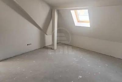 Apartament cu 3 camere semidecomandat, mobilat în Florești