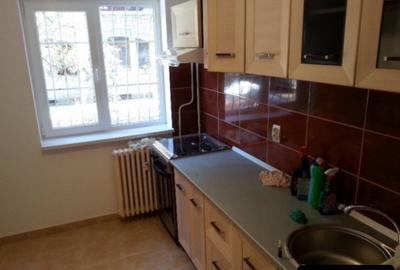 APARTAMENT DE VÂNZARE CU DOUĂ CAMERE IN ZONA ION MIHALACHE SEC.1 - 4