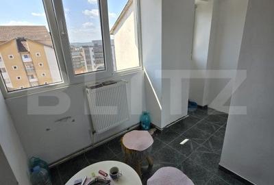 Apartament 3 camere, semidecomandat, zona 8 Mai - 8