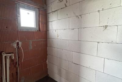 Casa individuala, 4 camere, 2 bai, 110 mp utili, 408mp teren in Utvin - 12