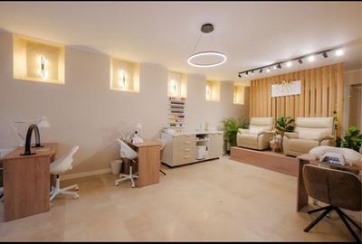 Spațiu comercial, de 65 mp, în Central - 8