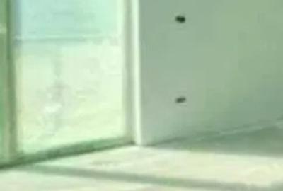 Vand camera cu baie,in Bloc de Apartamente,Tractorul,25000 euro - 2