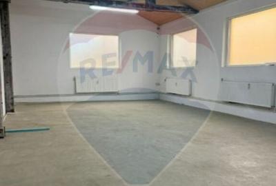 Spațiu comercial, de 100 mp, în Orașul de Jos