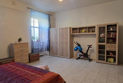 Oportunitate! Casa, 4 camere, curte comuna, ultracentral, Bistrita, jud. BN - 2