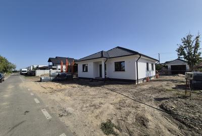 Vilă elegantă, finisată complet, Via Carmina – comision 0 - 11