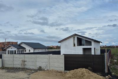 Vila de vanzare in Balotesti,vecinatate lac - 11