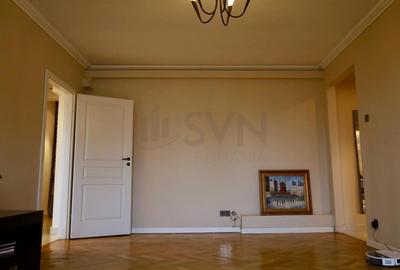 Apartament cu 3 camere semidecomandat, mobilat în Universitate