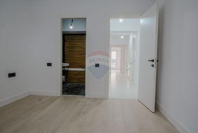 De vanzare apartament de lux cu 4 camere, curte de 279 mp in Pallady - 15