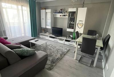 Apartament cu 3 camere decomandat în Exterior Est