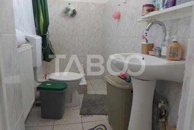 Casa de vanzare 6 camere 260 mp gradina zona foarte linistita Cisnadie - 18