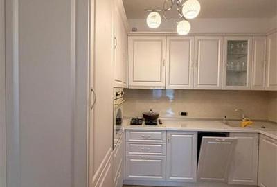 Apartament cu 3 camere decomandat, mobilat în Tractorul - 3