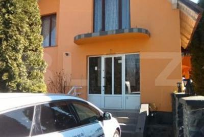 Casă cu 8 camere cu Teren 2667 Mp în Central - 1