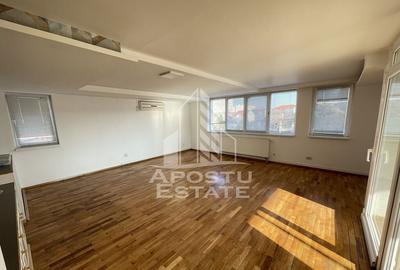 Spațiu comercial, de 100 mp, în Complex Studențesc - 2