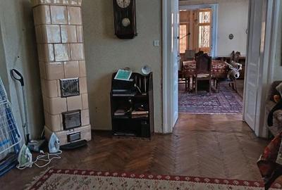 Casă cu 5 camere cu Teren 553 Mp în Bălcescu - 15
