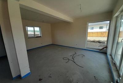 Duplex cu 4 camere cu Canalizare în Chinteni - 7