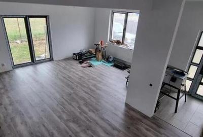 Casă cu 4 camere cu Teren 350 Mp în Central