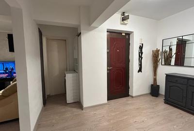 Apartament cu 3 camere decomandat, mobilat în Poarta 6 - 19