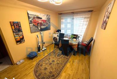 Apartament cu 3 camere semidecomandat în Central - 1